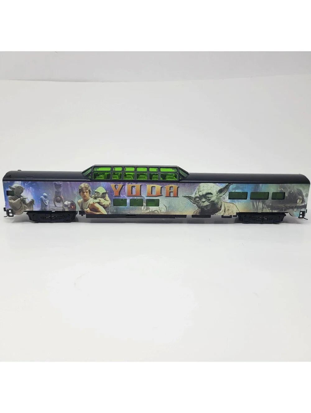 Hawthorne Village Star Wars Master Yoda Vista Dome Passenger Train Car HO Scale